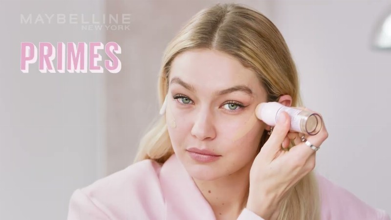 Gigi Hadid In Instant Age Rewind Instant Perfector 4-in-1 Glow : Maybelline New York