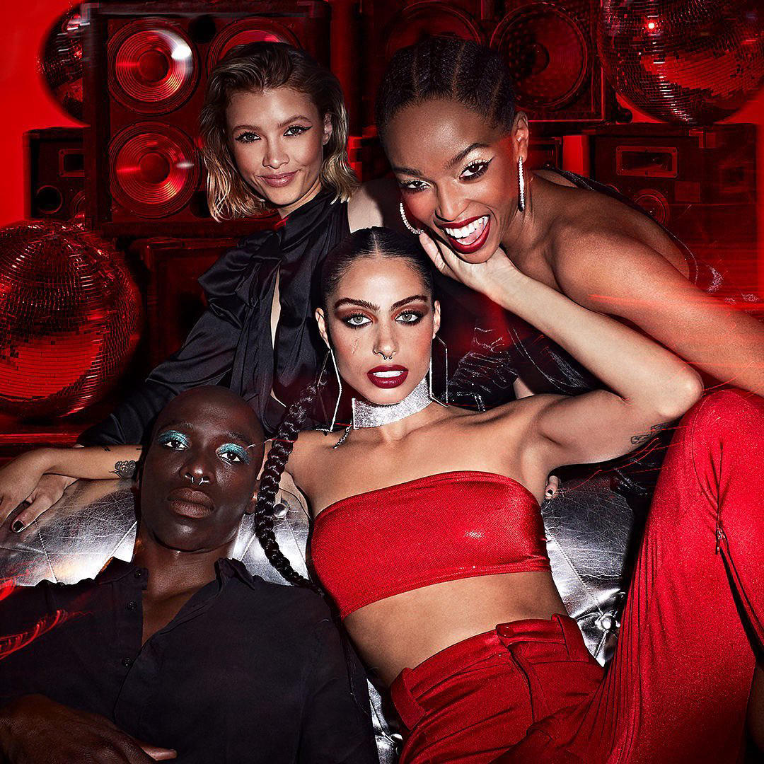 Smashbox Cosmetics - This #holiday, it's you, your crew + makeup that keeps up with you